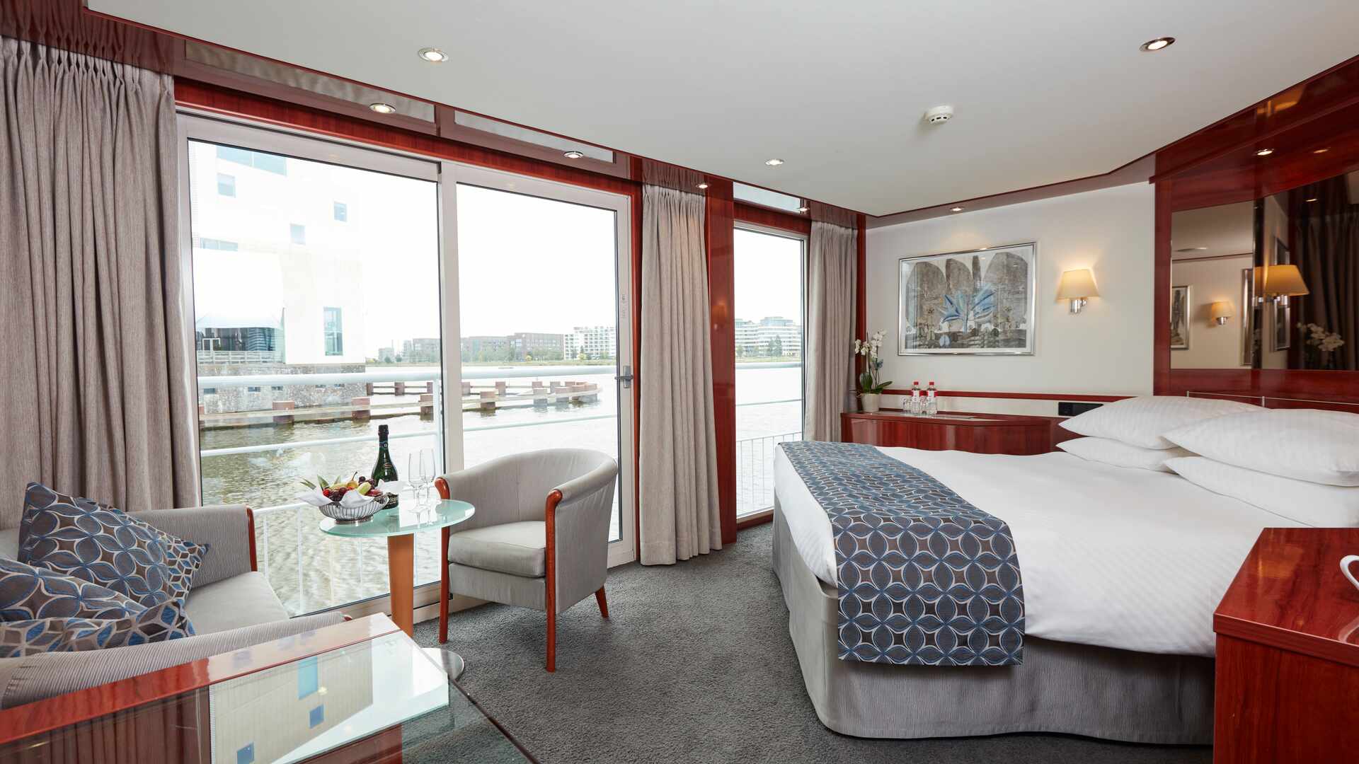 APT Travelmarvel Diamond Accommodation Owners Suite 2.jpg